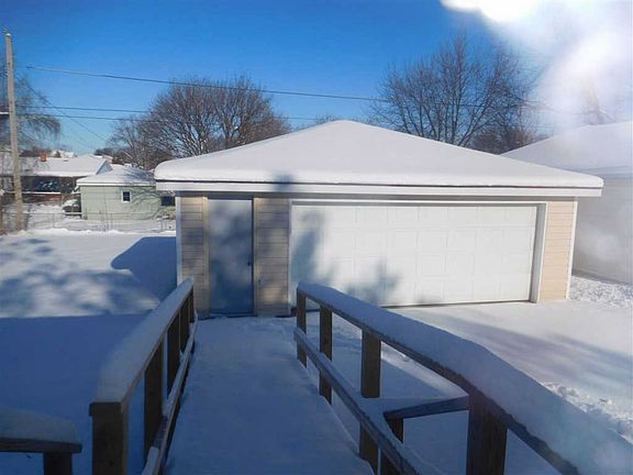 3rd image of 506 Highland St