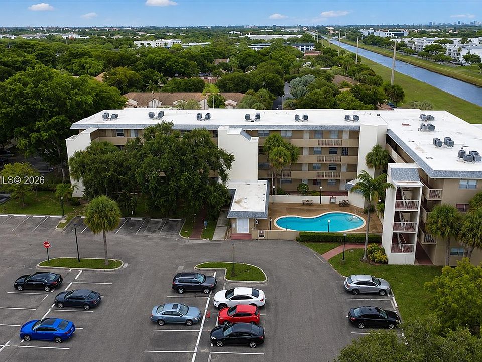 1st image of 3120 N Pine Island Rd APT 403