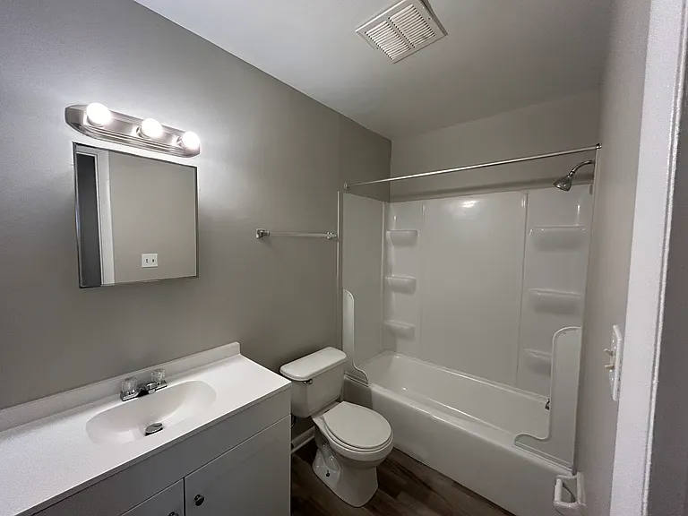Orchard Grove Apartments — Photo 6