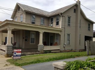 733 Main St, Akron, PA 17501