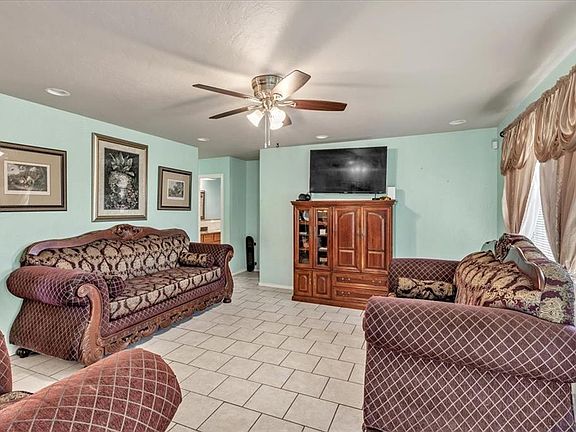 3rd image of 4833 Del Crest Dr