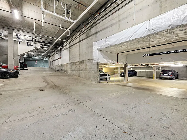 Welcome to Dexter Hayes! Modern convenience with exceptional views! — Photo 12