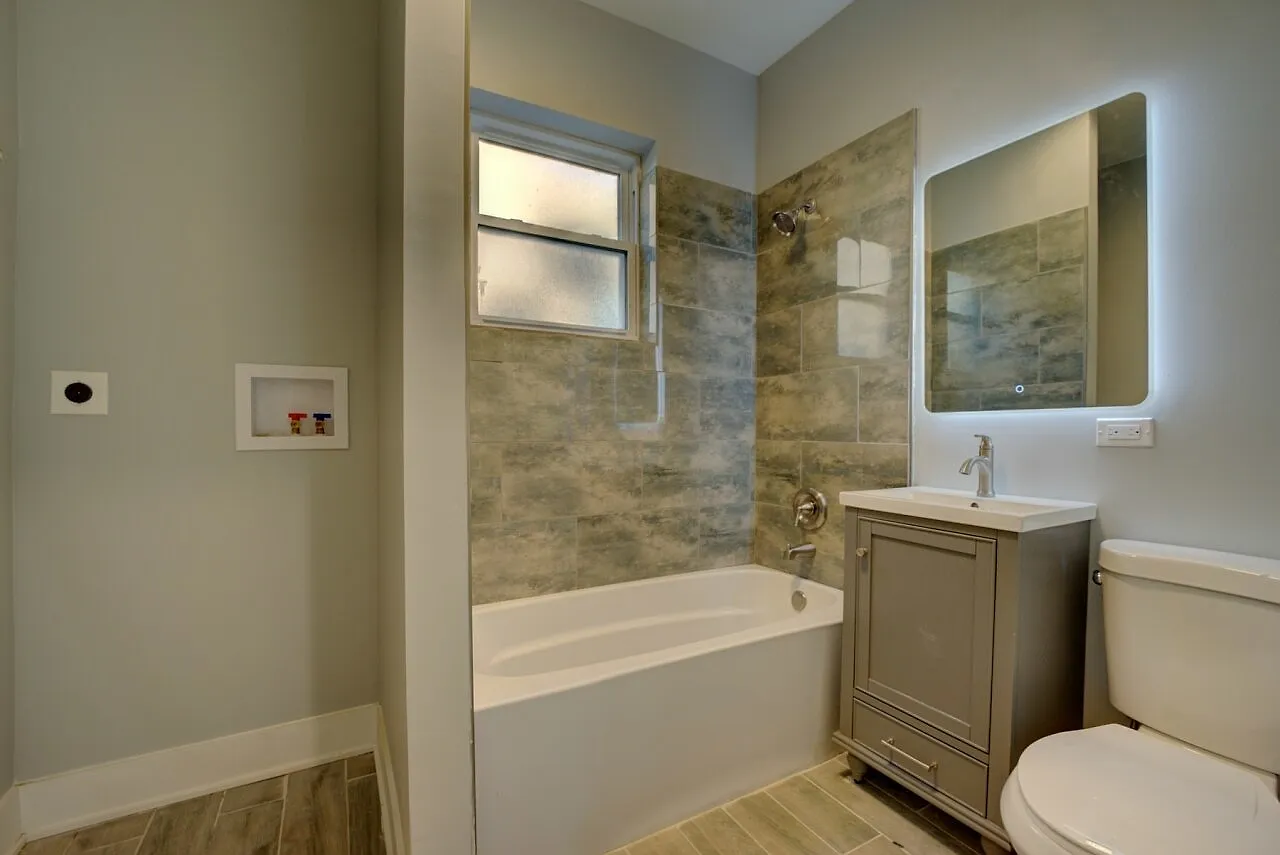 3 bed, 1400 sqft, $1,800 — Photo 4