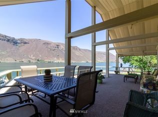 32590 Lakeshore Dr NE, Coulee City, WA 99115