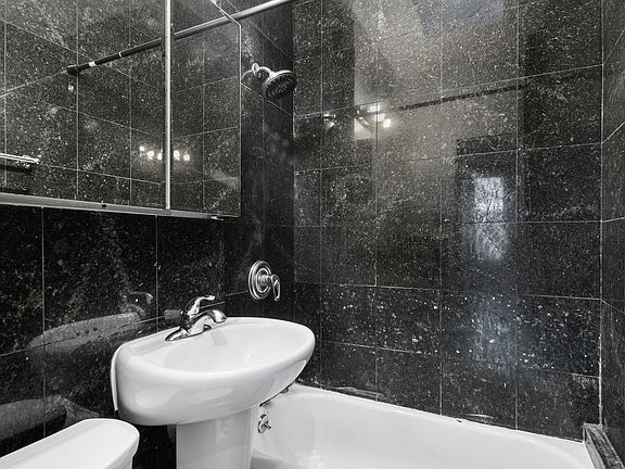 5th image of 235 W 15th St APT 1D