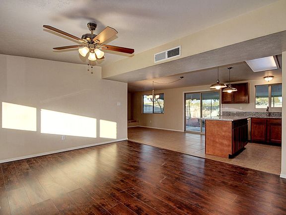 4th image of 4748 N Fontana Ave