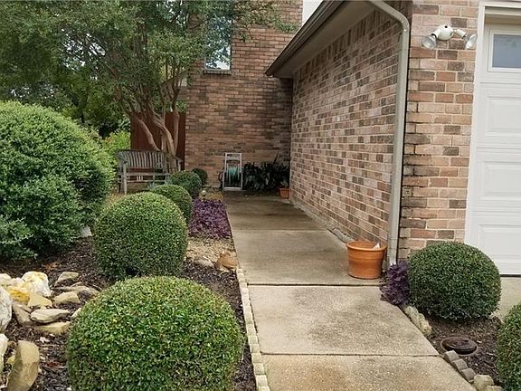 3rd image of 2403 Maplewood Trl
