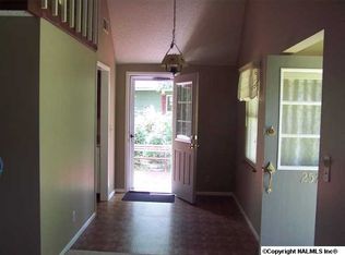 257 Robin Ln, Albertville, AL 35950