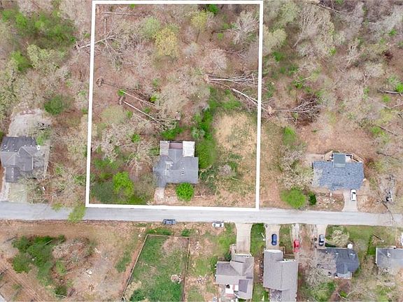 4th image of 8003 Pine Ln