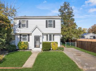 25 Evergreen St, Spotswood, NJ 08884