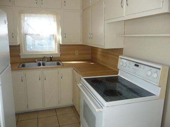 5th image of 1712 NW Lindy Ave