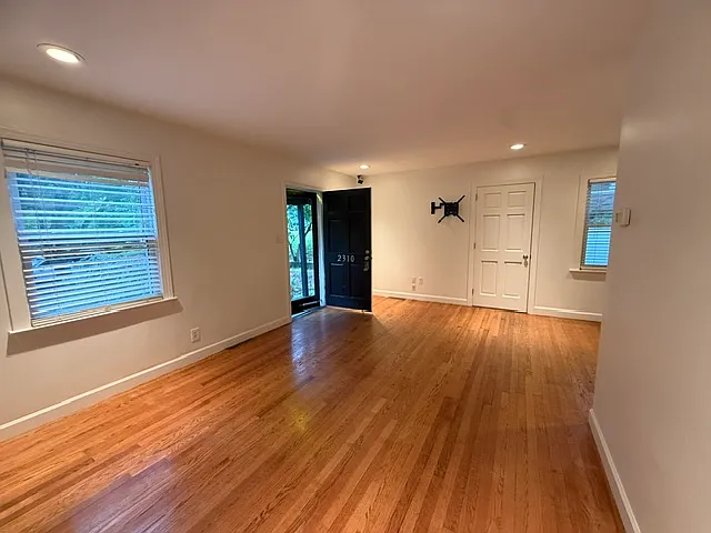 2310 Fernwood Dr — Photo 12