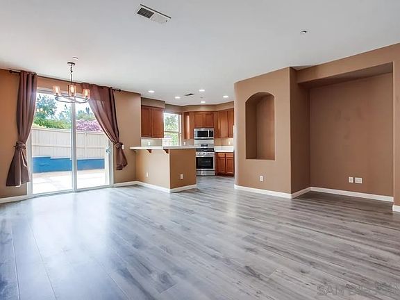 5th image of 811 Covington Ave