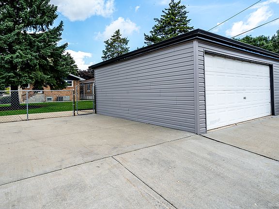4th image of 3045 S 48th Ct