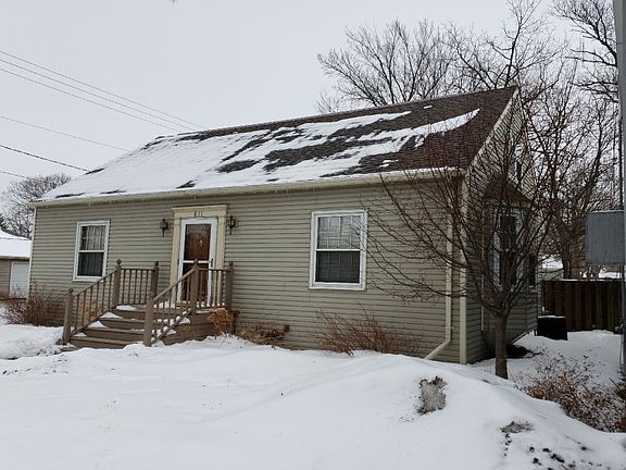 2nd image of 611 S Mill St