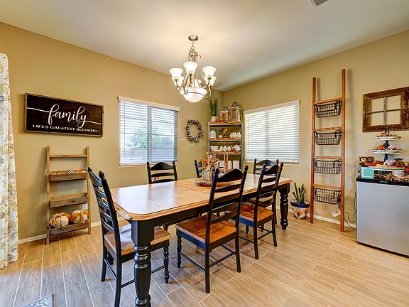 4th image of 2946 N Aruba Ct