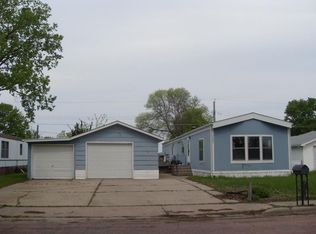 2585 S Terrace Dr, Huron, SD 57350