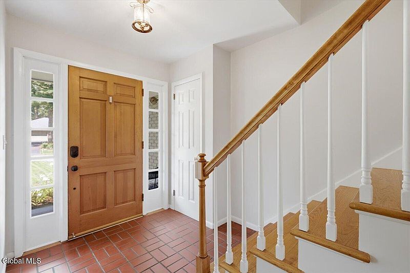 4th image of 1354 Rowe Road