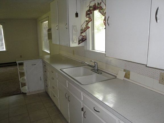 3rd image of 511 E Washington Ave