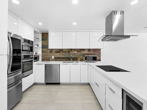 4th image of 11 Island Ave APT 1009
