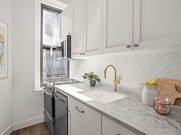 4th image of 545 W 111th St APT 3-G