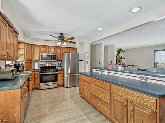 3rd image of 2531 Sherwood Dr