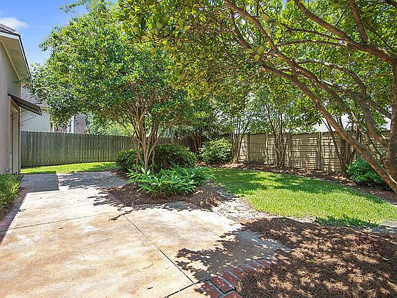 2nd image of 3060 McIlhenny Dr