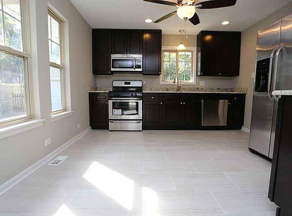 2nd image of 703 E Le Moyne Ave