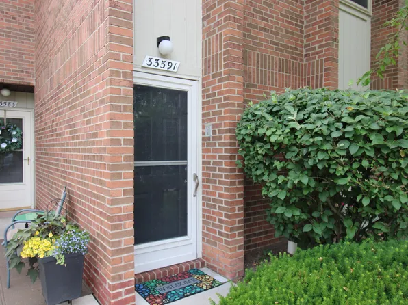 33591 Pondview Cir #117, Livonia, MI 48152
