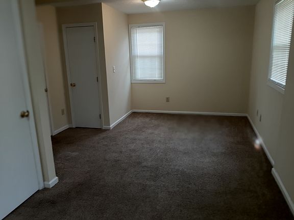 5th image of 710 Wehring Ln