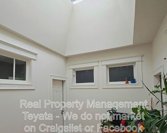 3rd image of 1053 N State St Unit 203