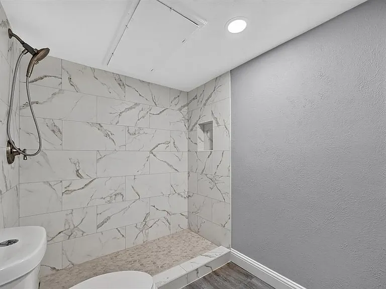 5033 Cedar Springs Rd — Photo 26