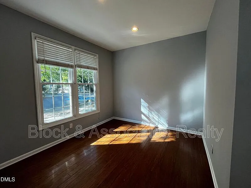Building Photo - 214 Castle Hayne Dr