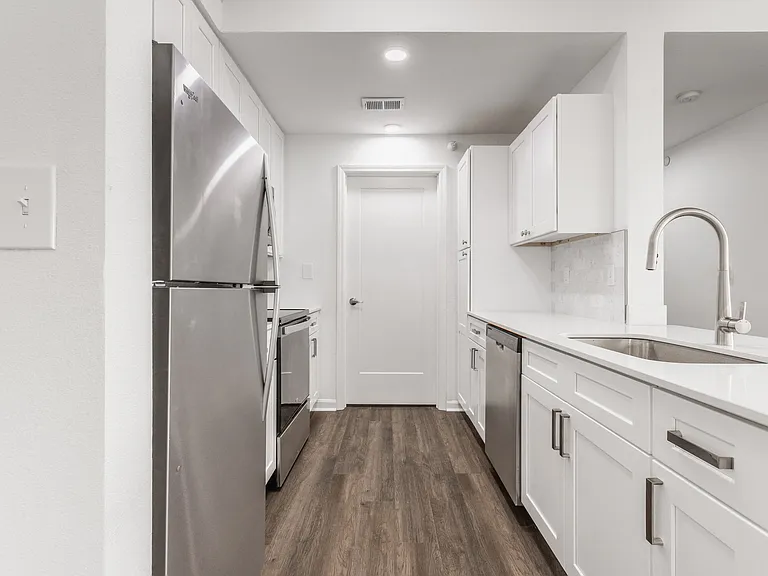 Polo Run Apartments — Photo 42