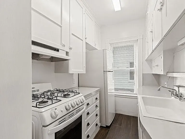 229 Cory St — Photo 2