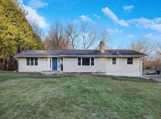 5917 Vine Hill Rd, Minnetonka, MN 55345