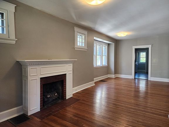 5th image of 3548 Pembroke Ave