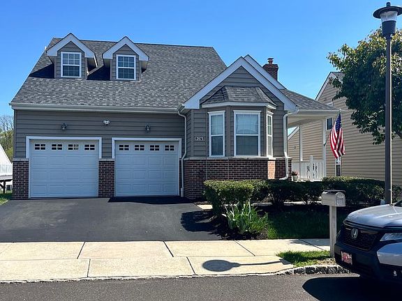 2nd image of 2675 Foxglove Ln