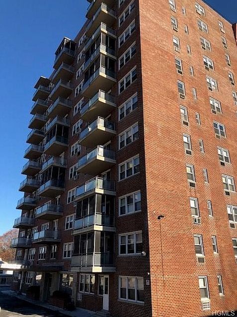 1st image of 385 McLean Ave APT 2A