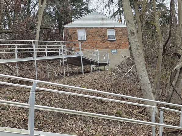 809 Hillgrove Ave, Pittsburgh, PA 15216