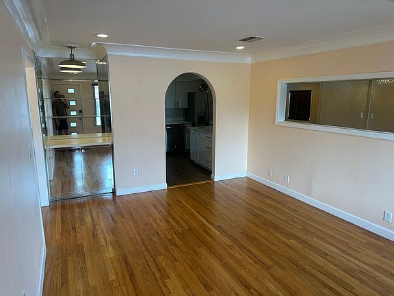2nd image of 1103 15th St