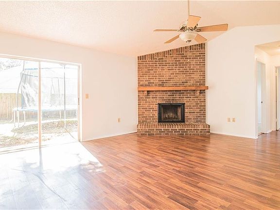 3rd image of 1655 Sailpoint Dr