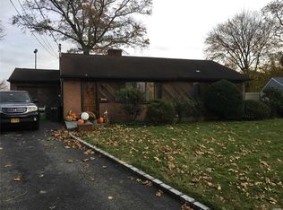 1236 Parkwood Dr, Merrick, NY 11566