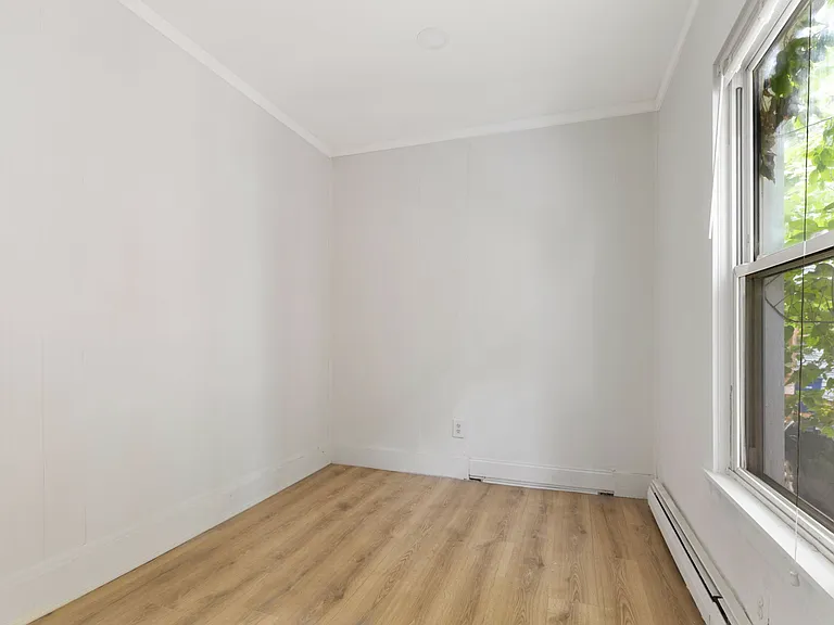 10 Ashland St #1 — Photo 3