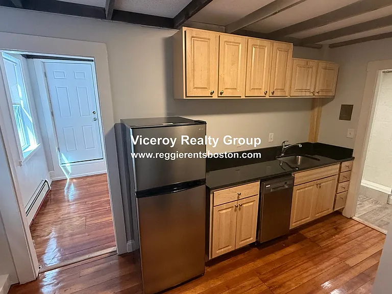 232 Cambridge St #4V — Photo 1
