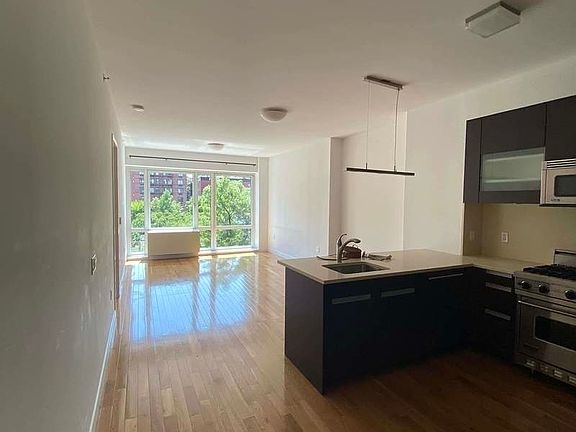 3rd image of 454 W 54th St #3PS