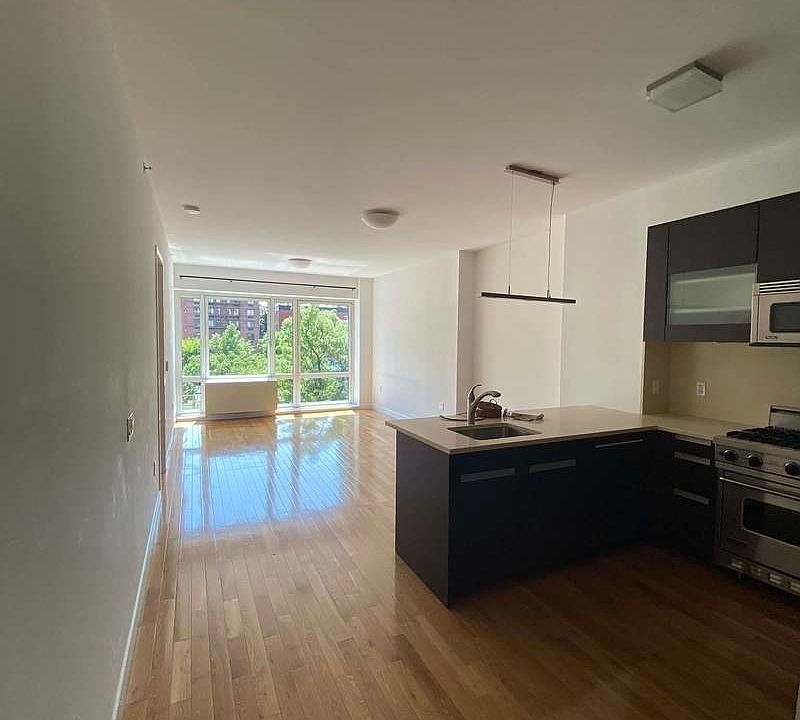1st image of 454 W 54th St #3PP