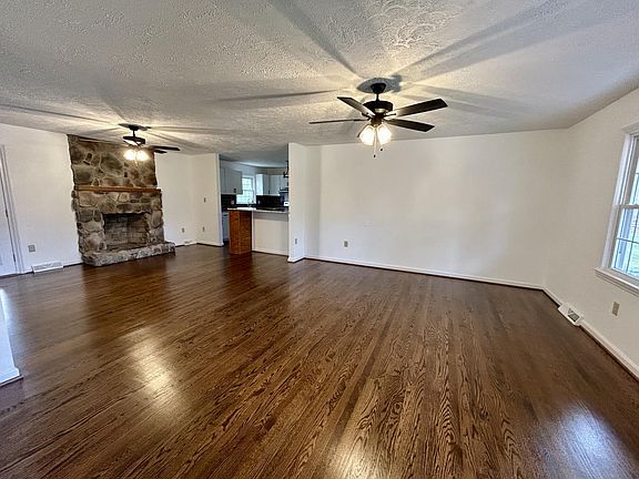 4th image of 318 Stonebridge Dr