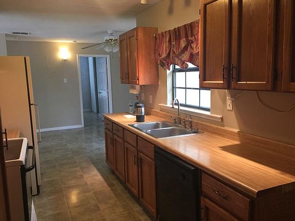 3rd image of 2410 Ingleside Dr