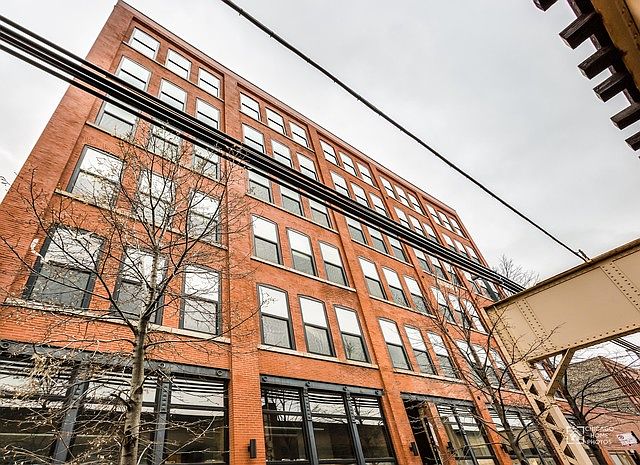 1st image of 1101 W Lake St APT 3A